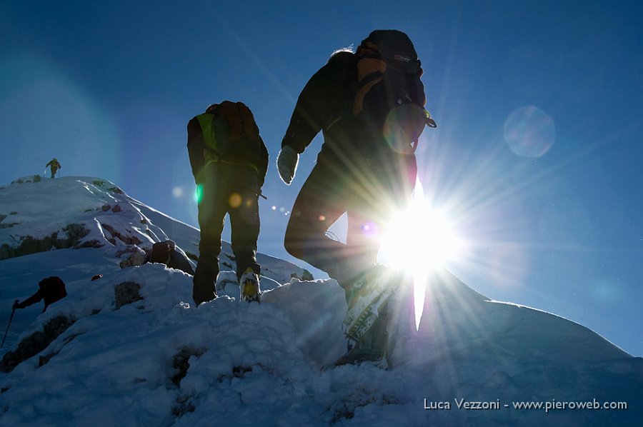 08-IL SOLE E' ABBAGLIANTE.jpg